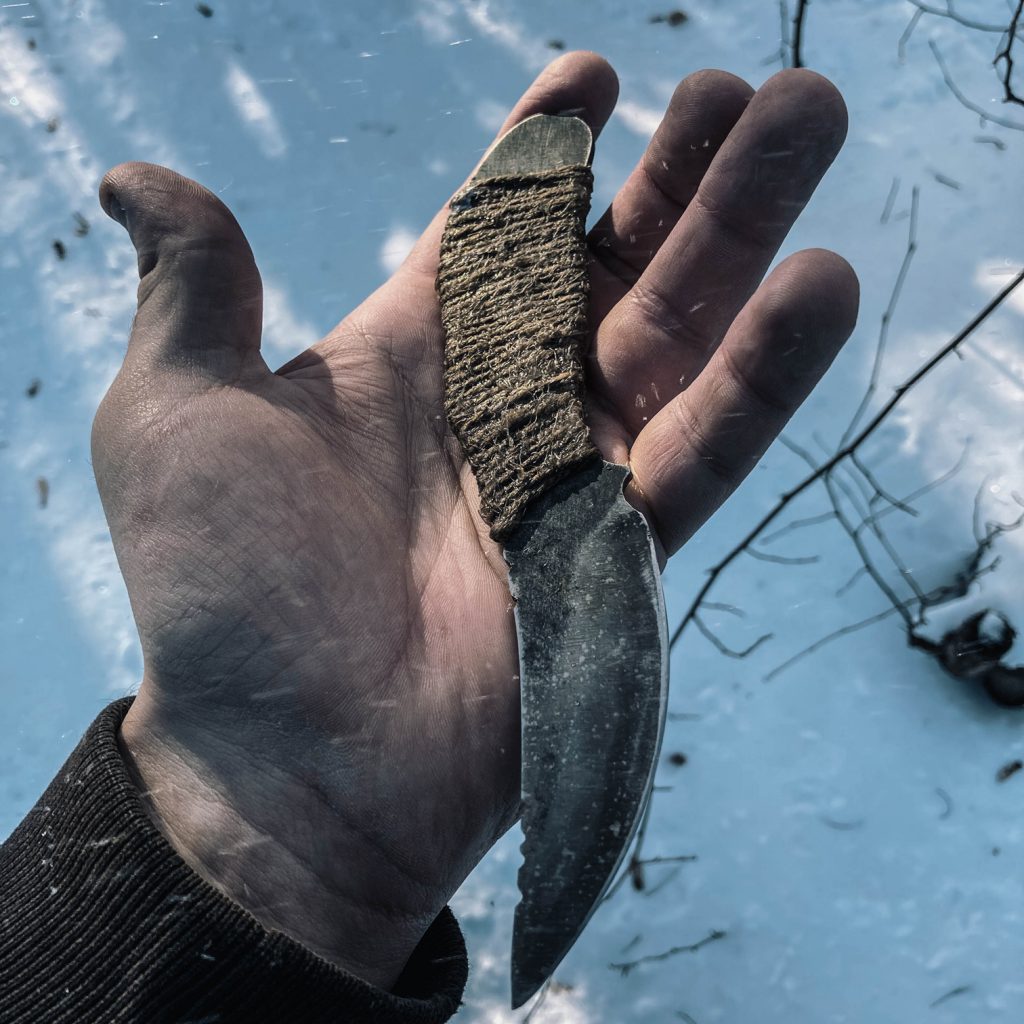 survival-bracelet-knife